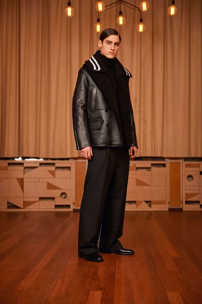 Look 13
